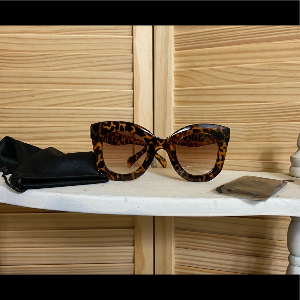 NWOT Oversized Cat Eye Tortoise Sunglasses Vintage Style - Picture 2 of 5